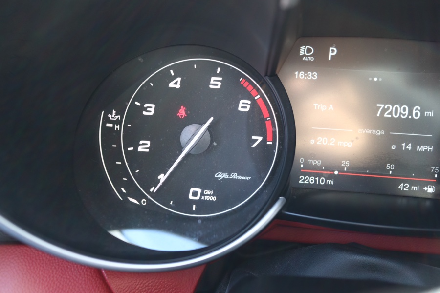 2019 Alfa Romeo Giulia Sport AWD, available for sale in Jamaica, New York | Hillside Auto Mall Inc.. Jamaica, New York 2019 Alfa Romeo Giulia Sport AWD, available for sale in Jamaica, New York | Hillside Auto Mall Inc.. Jamaica, New York