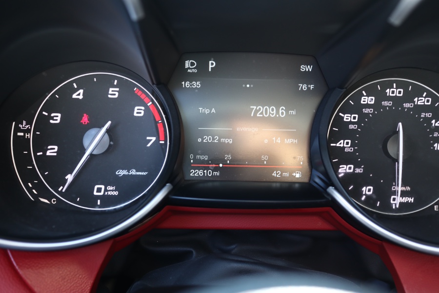 2019 Alfa Romeo Giulia Sport AWD, available for sale in Jamaica, New York | Hillside Auto Mall Inc.. Jamaica, New York 2019 Alfa Romeo Giulia Sport AWD, available for sale in Jamaica, New York | Hillside Auto Mall Inc.. Jamaica, New York