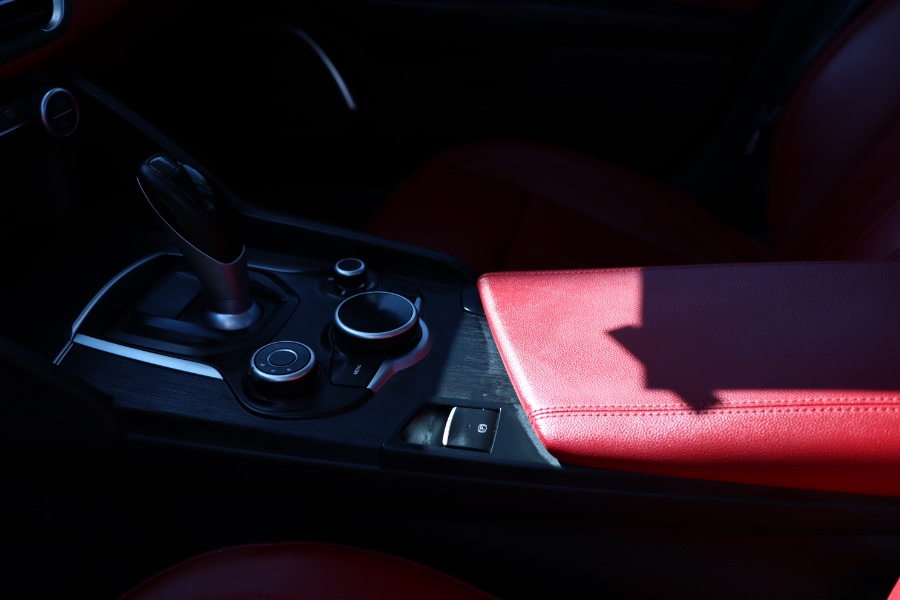 2019 Alfa Romeo Giulia Sport AWD, available for sale in Jamaica, New York | Hillside Auto Mall Inc.. Jamaica, New York 2019 Alfa Romeo Giulia Sport AWD, available for sale in Jamaica, New York | Hillside Auto Mall Inc.. Jamaica, New York