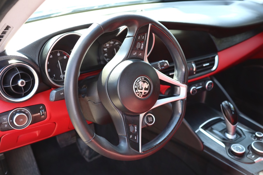 2019 Alfa Romeo Giulia Sport AWD, available for sale in Jamaica, New York | Hillside Auto Mall Inc.. Jamaica, New York 2019 Alfa Romeo Giulia Sport AWD, available for sale in Jamaica, New York | Hillside Auto Mall Inc.. Jamaica, New York