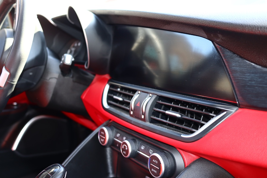 2019 Alfa Romeo Giulia Sport AWD, available for sale in Jamaica, New York | Hillside Auto Mall Inc.. Jamaica, New York 2019 Alfa Romeo Giulia Sport AWD, available for sale in Jamaica, New York | Hillside Auto Mall Inc.. Jamaica, New York