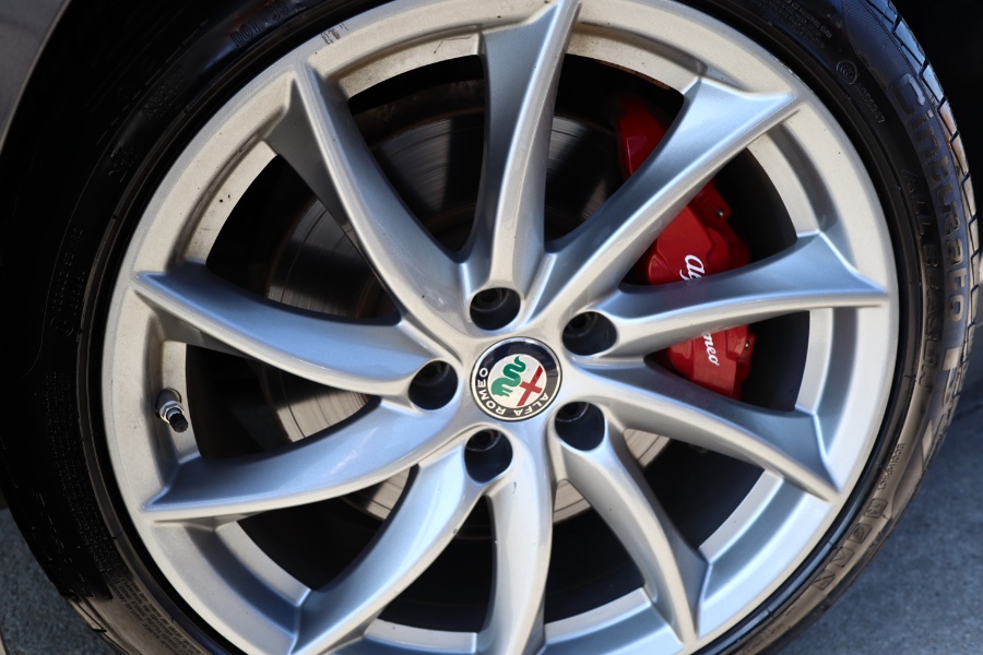 2019 Alfa Romeo Giulia Sport AWD, available for sale in Jamaica, New York | Hillside Auto Mall Inc.. Jamaica, New York 2019 Alfa Romeo Giulia Sport AWD, available for sale in Jamaica, New York | Hillside Auto Mall Inc.. Jamaica, New York