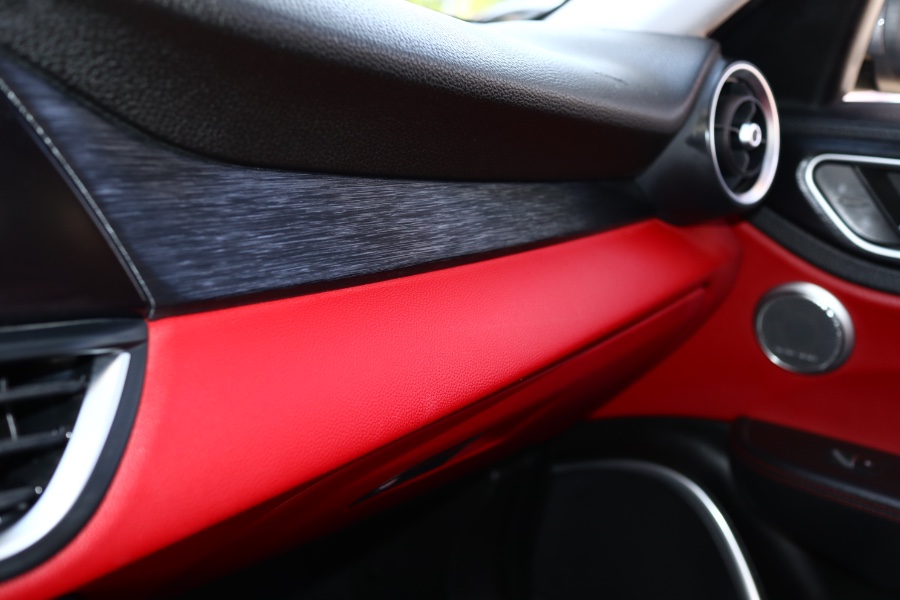 2019 Alfa Romeo Giulia Sport AWD, available for sale in Jamaica, New York | Hillside Auto Mall Inc.. Jamaica, New York 2019 Alfa Romeo Giulia Sport AWD, available for sale in Jamaica, New York | Hillside Auto Mall Inc.. Jamaica, New York