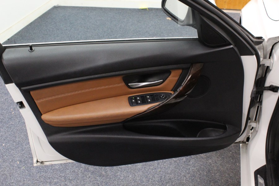 2013 BMW 3 Series 4dr Sdn 328i xDrive AWD SULEV, available for sale in Plainville, Connecticut | New England Auto Sales LLC. Plainville, Connecticut 2013 BMW 3 Series 4dr Sdn 328i xDrive AWD SULEV, available for sale in Plainville, Connecticut | New England Auto Sales LLC. Plainville, Connecticut
