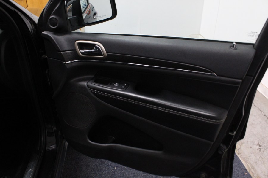 2015 Jeep Grand Cherokee 4WD 4dr Limited, available for sale in Plainville, Connecticut | New England Auto Sales LLC. Plainville, Connecticut 2015 Jeep Grand Cherokee 4WD 4dr Limited, available for sale in Plainville, Connecticut | New England Auto Sales LLC. Plainville, Connecticut