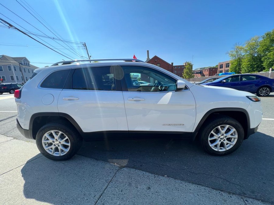 2015 Jeep Cherokee 4WD 4dr Latitude, available for sale in Peabody, Massachusetts | New Star Motors. Peabody, Massachusetts 2015 Jeep Cherokee 4WD 4dr Latitude, available for sale in Peabody, Massachusetts | New Star Motors. Peabody, Massachusetts