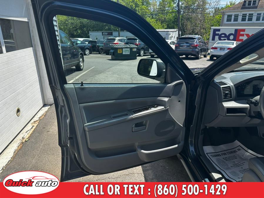 2006 Jeep Grand Cherokee 4dr Laredo 4WD, available for sale in Bristol, Connecticut | Quick Auto LLC. Bristol, Connecticut 2006 Jeep Grand Cherokee 4dr Laredo 4WD, available for sale in Bristol, Connecticut | Quick Auto LLC. Bristol, Connecticut