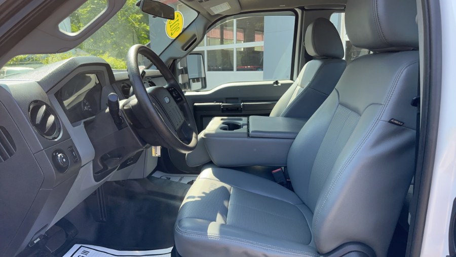 2015 Ford Super Duty F-350 SRW 4WD SuperCab 158" XL, available for sale in Waterbury, Connecticut | West End Automotive Center. Waterbury, Connecticut 2015 Ford Super Duty F-350 SRW 4WD SuperCab 158" XL, available for sale in Waterbury, Connecticut | West End Automotive Center. Waterbury, Connecticut