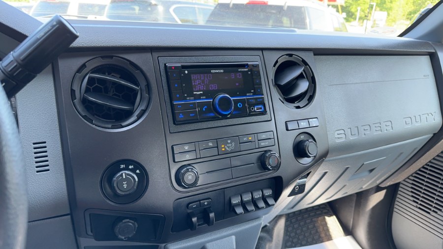 2015 Ford Super Duty F-350 SRW 4WD SuperCab 158" XL, available for sale in Waterbury, Connecticut | West End Automotive Center. Waterbury, Connecticut 2015 Ford Super Duty F-350 SRW 4WD SuperCab 158" XL, available for sale in Waterbury, Connecticut | West End Automotive Center. Waterbury, Connecticut