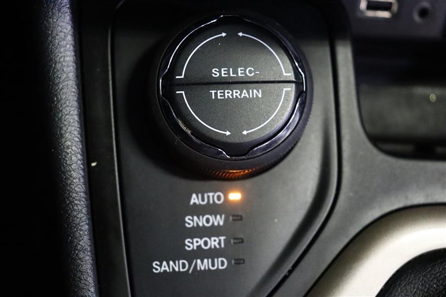 2014 Jeep Cherokee LATITUDE, available for sale in Paterson, New Jersey | Fast Track Motors. Paterson, New Jersey 2014 Jeep Cherokee LATITUDE, available for sale in Paterson, New Jersey | Fast Track Motors. Paterson, New Jersey