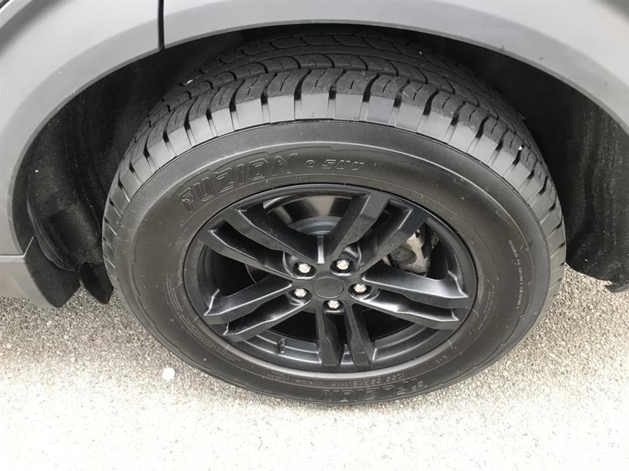 2020 Ford Explorer XLT, available for sale in Jamaica, New York | Hillside Auto Outlet. Jamaica, New York 2020 Ford Explorer XLT, available for sale in Jamaica, New York | Hillside Auto Outlet. Jamaica, New York