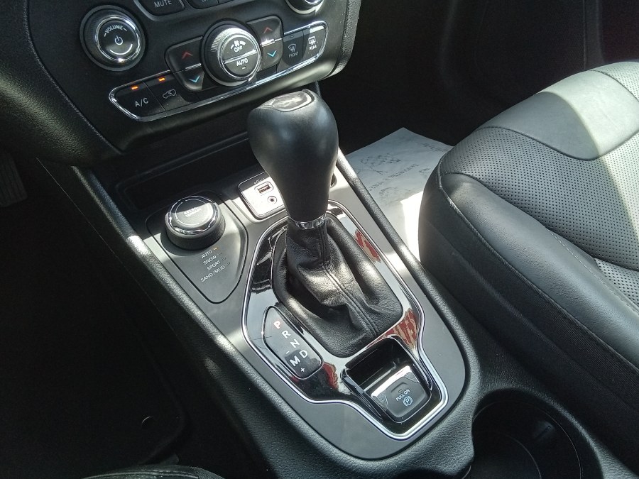 2020 Jeep Cherokee Limited 4x4, available for sale in Irvington, New Jersey | NJ Used Cars Center. Irvington, New Jersey 2020 Jeep Cherokee Limited 4x4, available for sale in Irvington, New Jersey | NJ Used Cars Center. Irvington, New Jersey