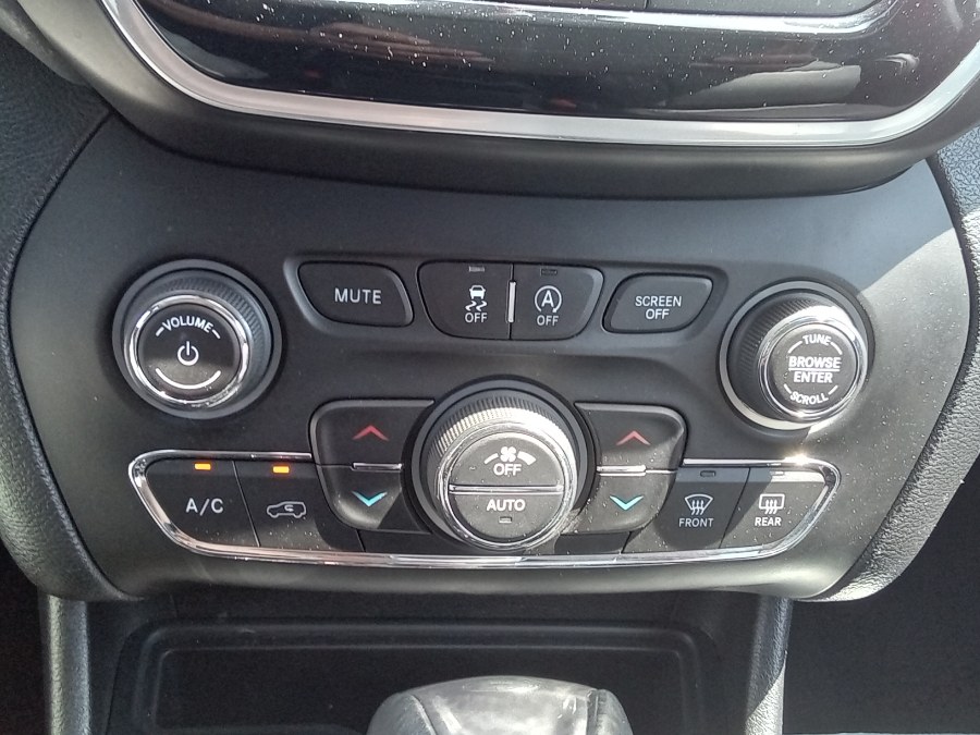 2020 Jeep Cherokee Limited 4x4, available for sale in Irvington, New Jersey | NJ Used Cars Center. Irvington, New Jersey 2020 Jeep Cherokee Limited 4x4, available for sale in Irvington, New Jersey | NJ Used Cars Center. Irvington, New Jersey
