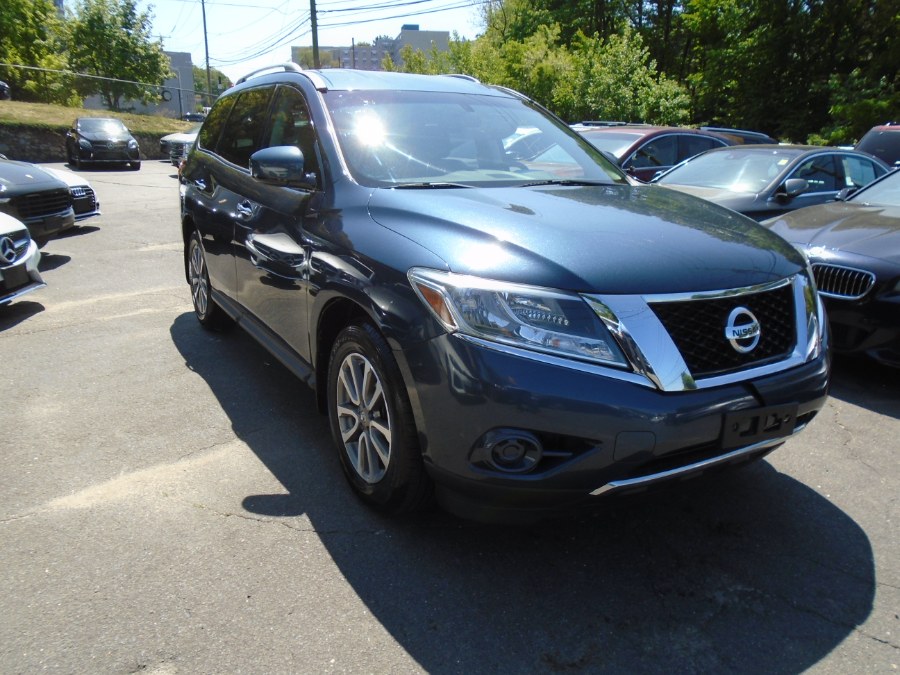 2014 Nissan Pathfinder 4WD 4dr SV, available for sale in Waterbury, Connecticut | Jim Juliani Motors. Waterbury, Connecticut