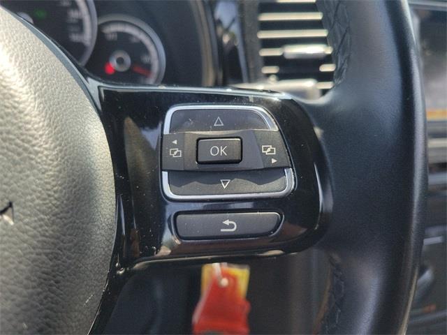 2016 Volkswagen Beetle 1.8T Classic, available for sale in Stratford, Connecticut | Wiz Leasing Inc. Stratford, Connecticut 2016 Volkswagen Beetle 1.8T Classic, available for sale in Stratford, Connecticut | Wiz Leasing Inc. Stratford, Connecticut