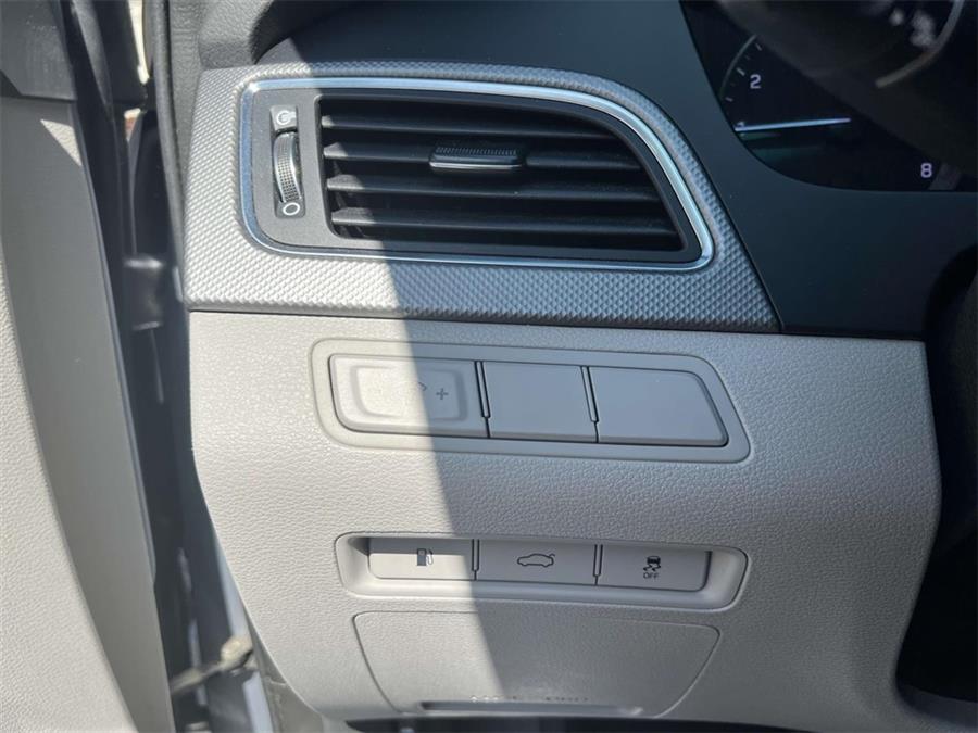 2016 Hyundai Sonata Base, available for sale in Wantagh, New York | Wantagh Certified. Wantagh, New York 2016 Hyundai Sonata Base, available for sale in Wantagh, New York | Wantagh Certified. Wantagh, New York