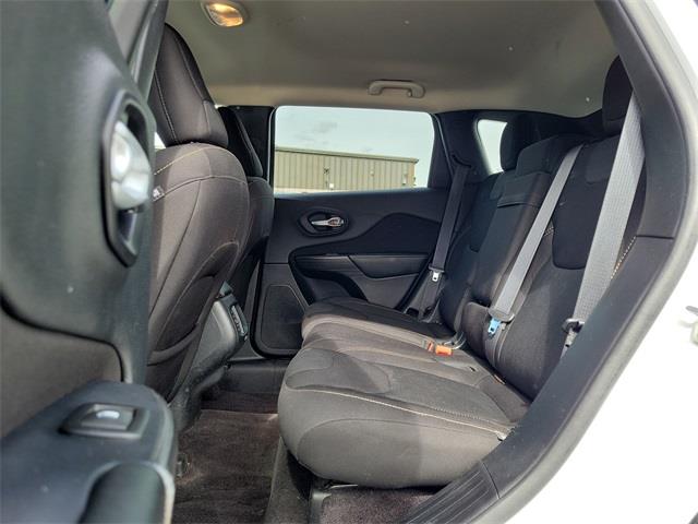 2016 Jeep Cherokee Latitude, available for sale in Stratford, Connecticut | Wiz Leasing Inc. Stratford, Connecticut 2016 Jeep Cherokee Latitude, available for sale in Stratford, Connecticut | Wiz Leasing Inc. Stratford, Connecticut