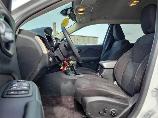2016 Jeep Cherokee Latitude, available for sale in Stratford, Connecticut | Wiz Leasing Inc. Stratford, Connecticut 2016 Jeep Cherokee Latitude, available for sale in Stratford, Connecticut | Wiz Leasing Inc. Stratford, Connecticut