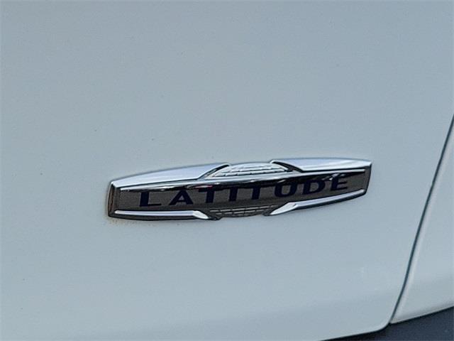 2016 Jeep Cherokee Latitude, available for sale in Stratford, Connecticut | Wiz Leasing Inc. Stratford, Connecticut 2016 Jeep Cherokee Latitude, available for sale in Stratford, Connecticut | Wiz Leasing Inc. Stratford, Connecticut