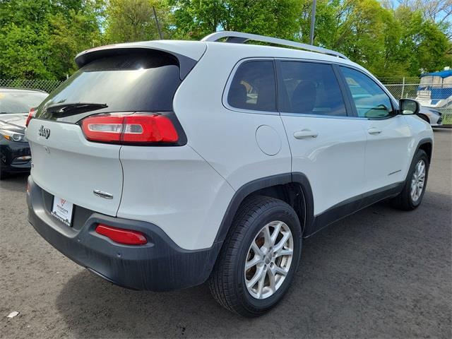 2016 Jeep Cherokee Latitude, available for sale in Stratford, Connecticut | Wiz Leasing Inc. Stratford, Connecticut 2016 Jeep Cherokee Latitude, available for sale in Stratford, Connecticut | Wiz Leasing Inc. Stratford, Connecticut