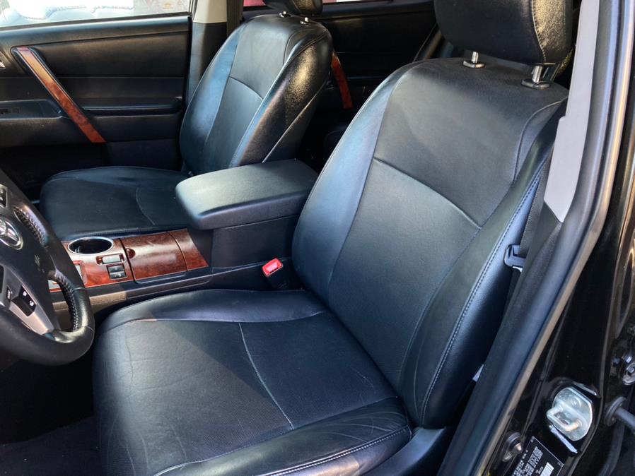 2013 Toyota Highlander 4WD 4dr V6 Limited (Natl), available for sale in Brooklyn, New York | Carsbuck Inc.. Brooklyn, New York 2013 Toyota Highlander 4WD 4dr V6 Limited (Natl), available for sale in Brooklyn, New York | Carsbuck Inc.. Brooklyn, New York
