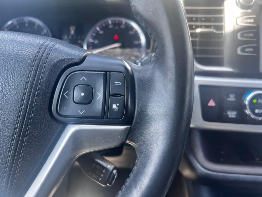 2015 Toyota Highlander AWD 4dr V6 XLE (Natl), available for sale in Worcester, Massachusetts | Sophia's Auto Sales Inc. Worcester, Massachusetts 2015 Toyota Highlander AWD 4dr V6 XLE (Natl), available for sale in Worcester, Massachusetts | Sophia's Auto Sales Inc. Worcester, Massachusetts