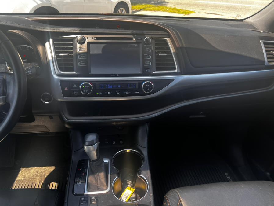 2015 Toyota Highlander AWD 4dr V6 XLE (Natl), available for sale in Worcester, Massachusetts | Sophia's Auto Sales Inc. Worcester, Massachusetts 2015 Toyota Highlander AWD 4dr V6 XLE (Natl), available for sale in Worcester, Massachusetts | Sophia's Auto Sales Inc. Worcester, Massachusetts