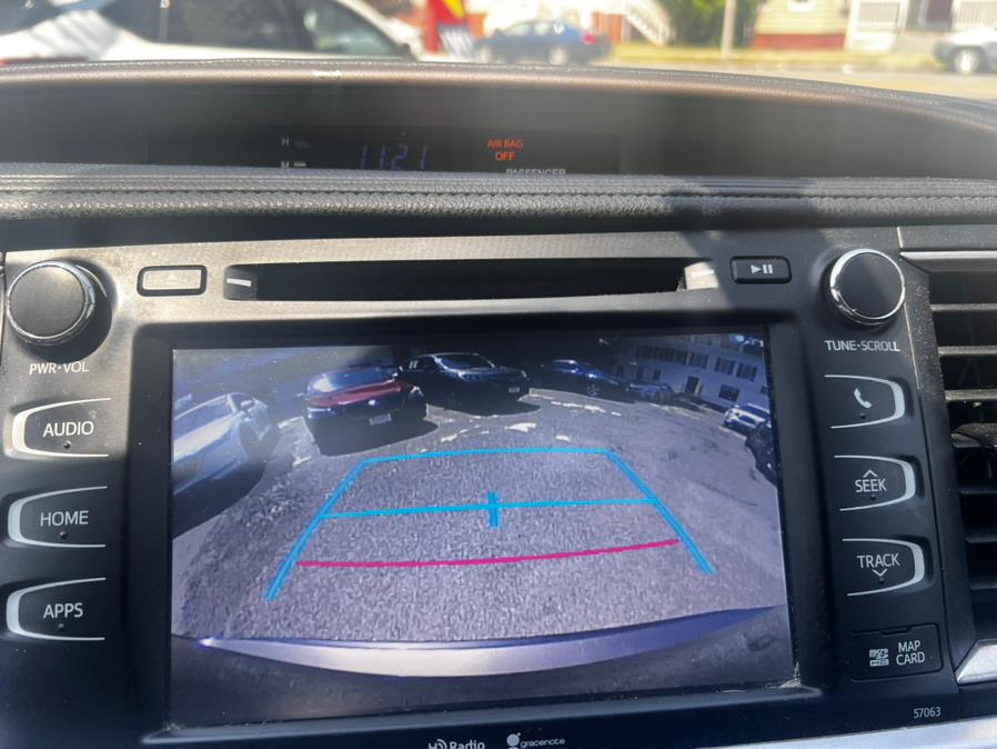 2015 Toyota Highlander AWD 4dr V6 XLE (Natl), available for sale in Worcester, Massachusetts | Sophia's Auto Sales Inc. Worcester, Massachusetts 2015 Toyota Highlander AWD 4dr V6 XLE (Natl), available for sale in Worcester, Massachusetts | Sophia's Auto Sales Inc. Worcester, Massachusetts