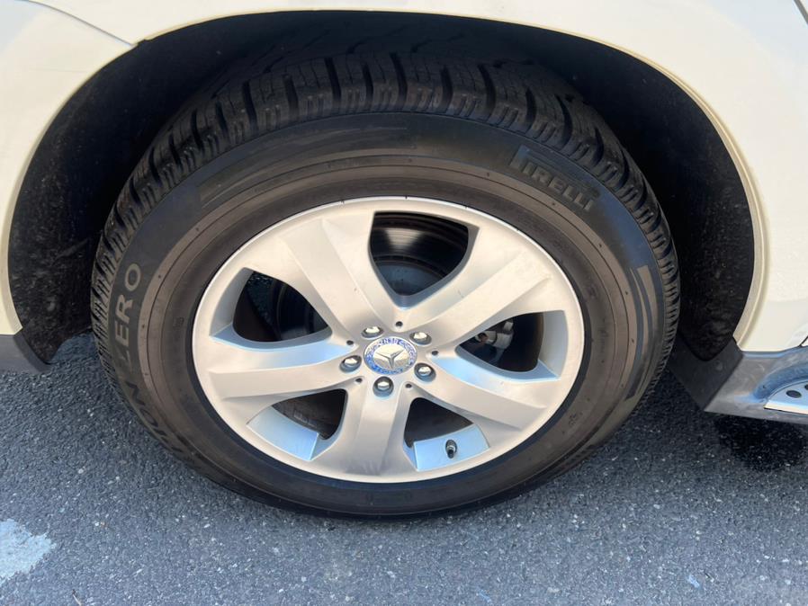2011 Mercedes-Benz GL-Class 4MATIC 4dr GL 450, available for sale in Waterbury, Connecticut | Platinum Auto Care. Waterbury, Connecticut 2011 Mercedes-Benz GL-Class 4MATIC 4dr GL 450, available for sale in Waterbury, Connecticut | Platinum Auto Care. Waterbury, Connecticut