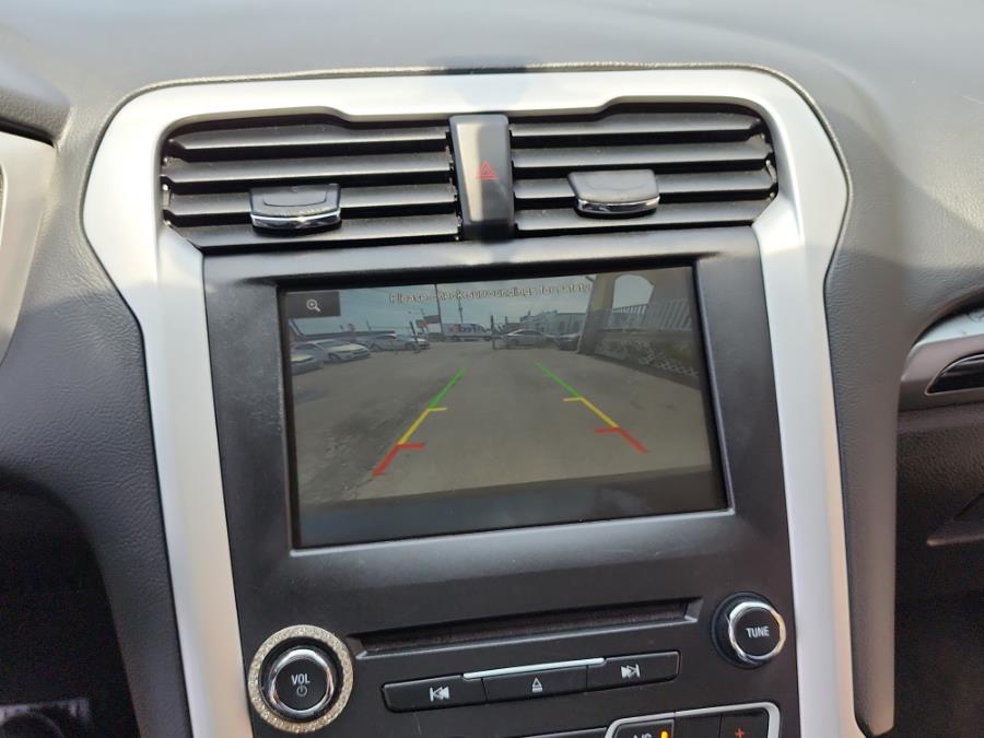 2016 Ford Fusion 4dr Sdn SE FWD, available for sale in Temple Hills, Maryland | Temple Hills Used Car. Temple Hills, Maryland 2016 Ford Fusion 4dr Sdn SE FWD, available for sale in Temple Hills, Maryland | Temple Hills Used Car. Temple Hills, Maryland