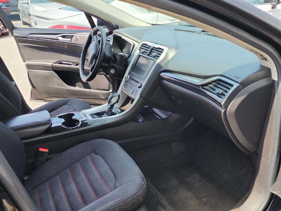 2016 Ford Fusion 4dr Sdn SE FWD, available for sale in Temple Hills, Maryland | Temple Hills Used Car. Temple Hills, Maryland 2016 Ford Fusion 4dr Sdn SE FWD, available for sale in Temple Hills, Maryland | Temple Hills Used Car. Temple Hills, Maryland