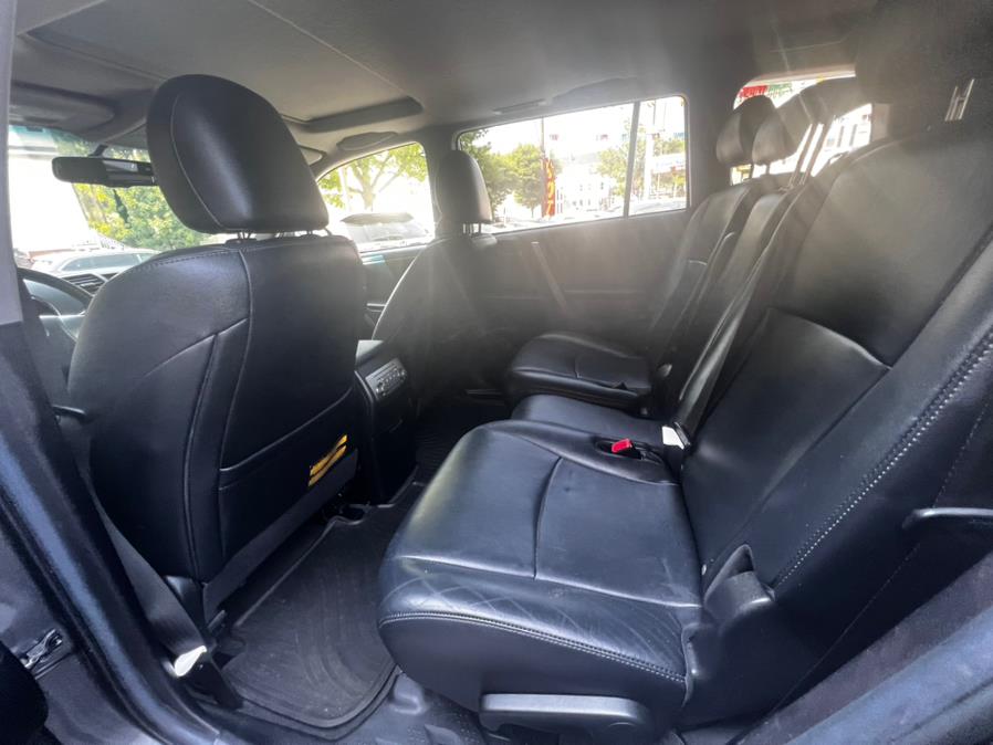 2013 Toyota Highlander 4WD 4dr V6 SE (Natl), available for sale in Worcester, Massachusetts | Sophia's Auto Sales Inc. Worcester, Massachusetts 2013 Toyota Highlander 4WD 4dr V6 SE (Natl), available for sale in Worcester, Massachusetts | Sophia's Auto Sales Inc. Worcester, Massachusetts