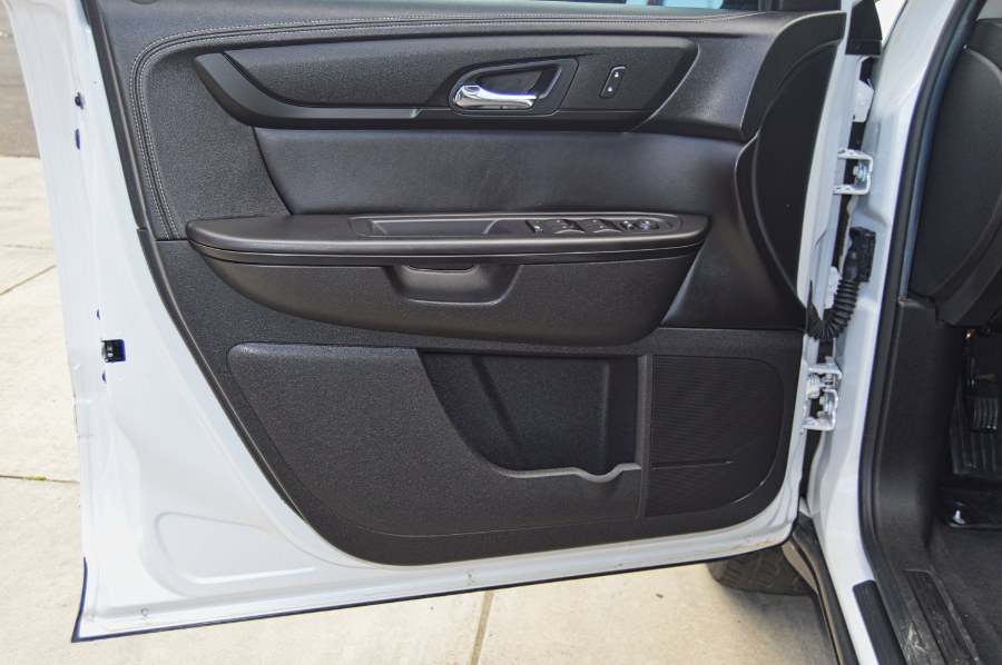 2016 GMC Acadia FWD 4dr SLE w/SLE-1, available for sale in Moreno Valley, California | Fusion Motors Inc. Moreno Valley, California 2016 GMC Acadia FWD 4dr SLE w/SLE-1, available for sale in Moreno Valley, California | Fusion Motors Inc. Moreno Valley, California