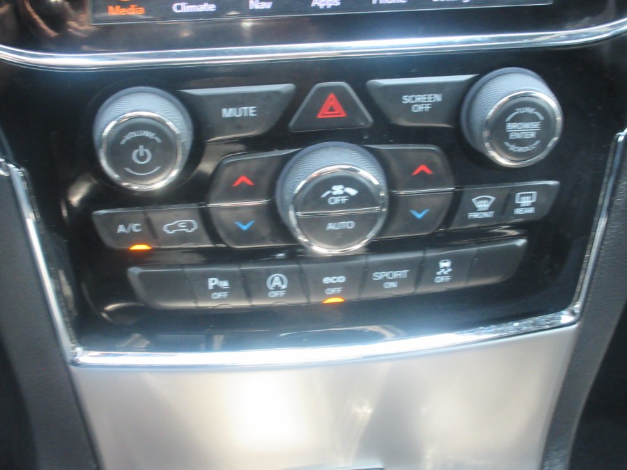 2020 Jeep Grand Cherokee Limited 4x4, available for sale in Linden, New Jersey | Route 27 Auto Mall. Linden, New Jersey 2020 Jeep Grand Cherokee Limited 4x4, available for sale in Linden, New Jersey | Route 27 Auto Mall. Linden, New Jersey