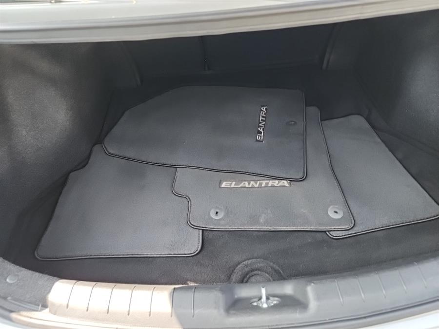 2020 Hyundai Elantra SE IVT SULEV, available for sale in Islip, New York | L.I. Auto Gallery. Islip, New York 2020 Hyundai Elantra SE IVT SULEV, available for sale in Islip, New York | L.I. Auto Gallery. Islip, New York