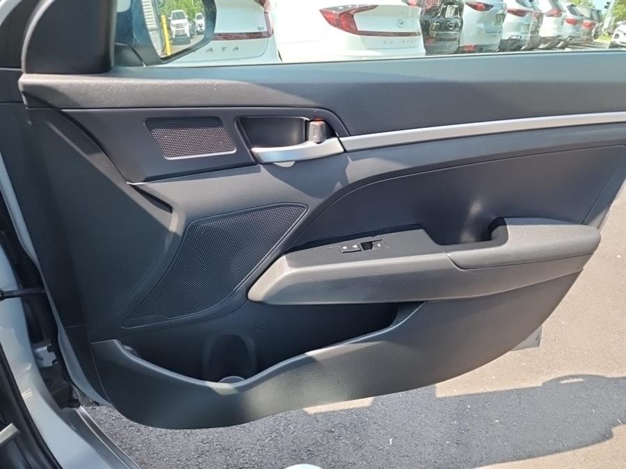 2020 Hyundai Elantra SE IVT SULEV, available for sale in Islip, New York | L.I. Auto Gallery. Islip, New York 2020 Hyundai Elantra SE IVT SULEV, available for sale in Islip, New York | L.I. Auto Gallery. Islip, New York