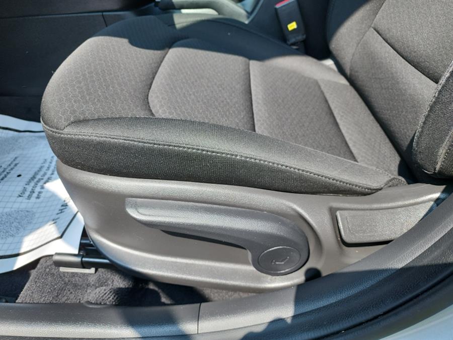 2020 Hyundai Elantra SE IVT SULEV, available for sale in Islip, New York | L.I. Auto Gallery. Islip, New York 2020 Hyundai Elantra SE IVT SULEV, available for sale in Islip, New York | L.I. Auto Gallery. Islip, New York