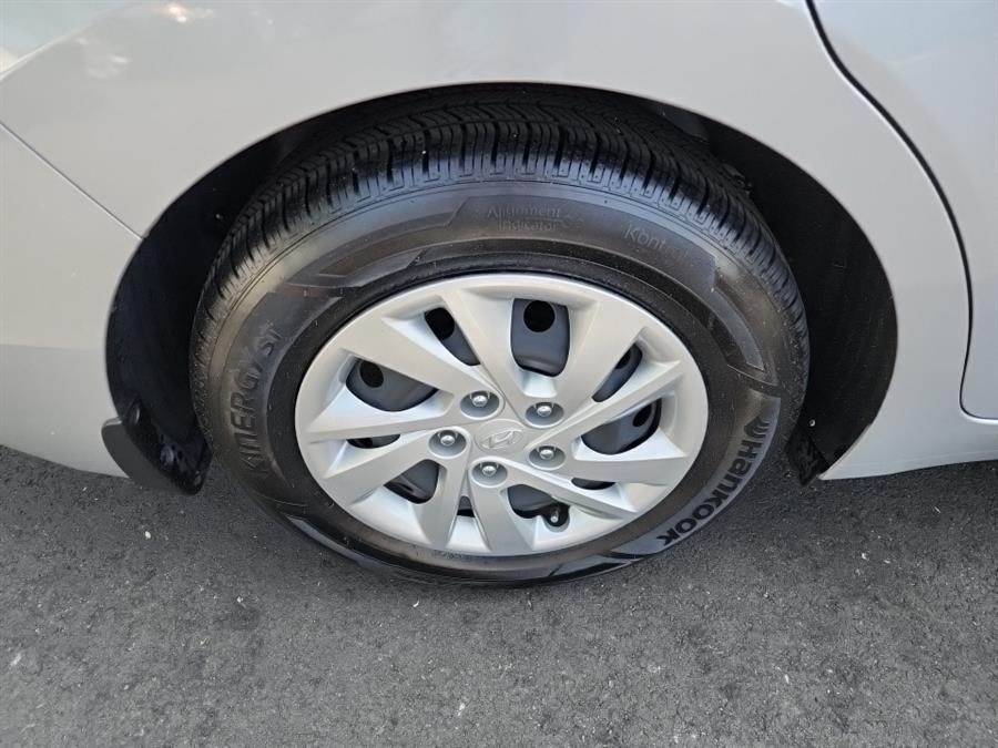 2020 Hyundai Elantra SE IVT SULEV, available for sale in Islip, New York | L.I. Auto Gallery. Islip, New York 2020 Hyundai Elantra SE IVT SULEV, available for sale in Islip, New York | L.I. Auto Gallery. Islip, New York