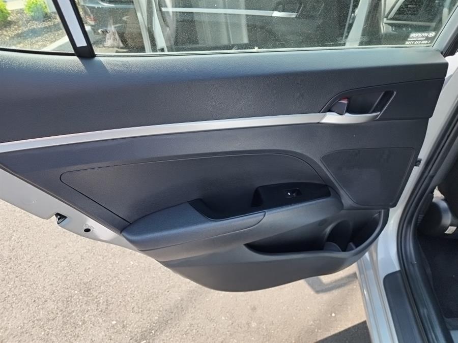 2020 Hyundai Elantra SE IVT SULEV, available for sale in Islip, New York | L.I. Auto Gallery. Islip, New York 2020 Hyundai Elantra SE IVT SULEV, available for sale in Islip, New York | L.I. Auto Gallery. Islip, New York