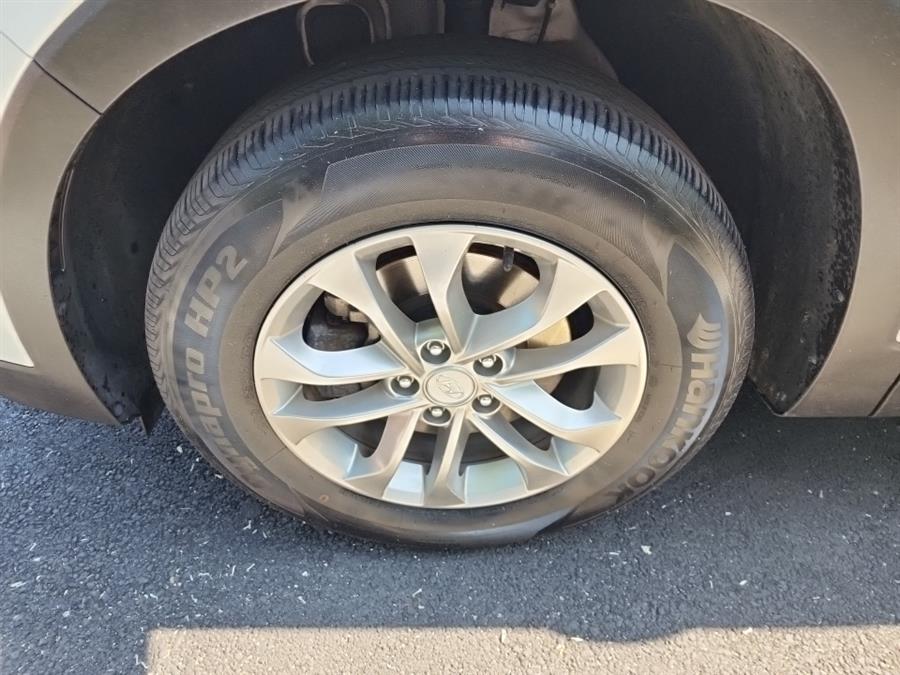 2020 Hyundai Santa Fe SE 2.4L Auto FWD w/SULEV, available for sale in Islip, New York | L.I. Auto Gallery. Islip, New York 2020 Hyundai Santa Fe SE 2.4L Auto FWD w/SULEV, available for sale in Islip, New York | L.I. Auto Gallery. Islip, New York