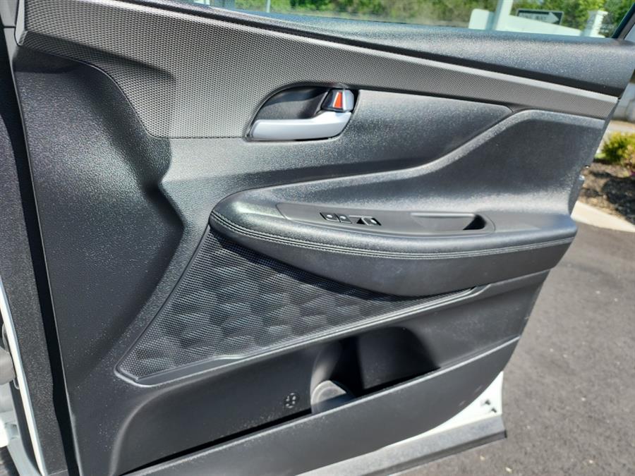2020 Hyundai Santa Fe SE 2.4L Auto FWD w/SULEV, available for sale in Islip, New York | L.I. Auto Gallery. Islip, New York 2020 Hyundai Santa Fe SE 2.4L Auto FWD w/SULEV, available for sale in Islip, New York | L.I. Auto Gallery. Islip, New York