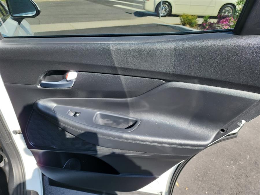 2020 Hyundai Santa Fe SE 2.4L Auto FWD w/SULEV, available for sale in Islip, New York | L.I. Auto Gallery. Islip, New York 2020 Hyundai Santa Fe SE 2.4L Auto FWD w/SULEV, available for sale in Islip, New York | L.I. Auto Gallery. Islip, New York