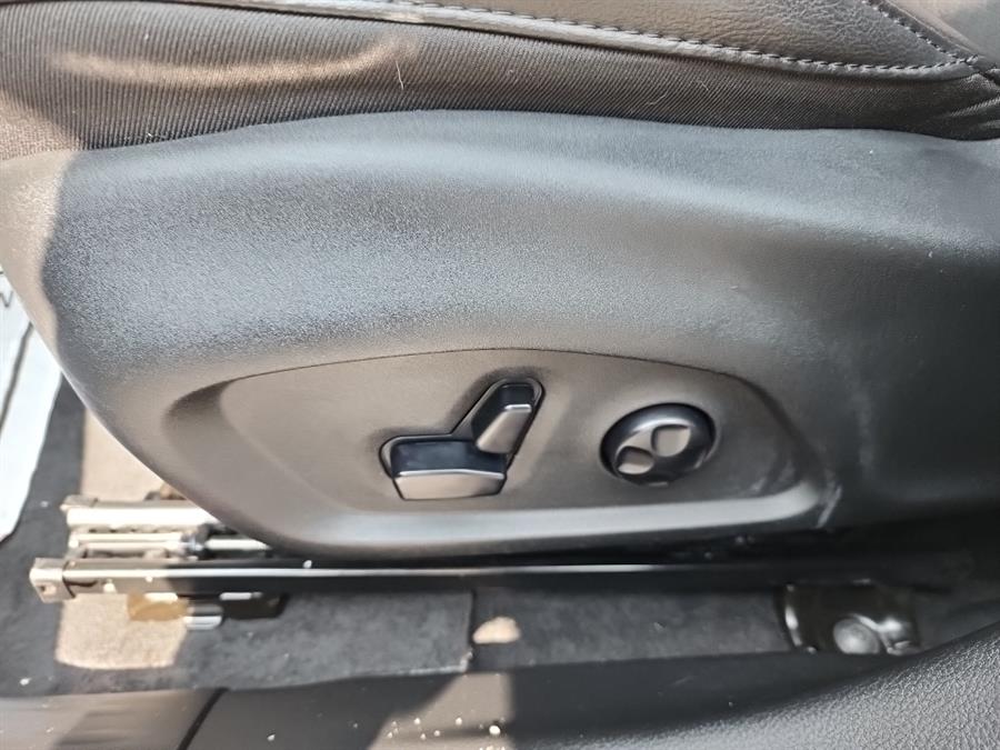 2020 Jeep Compass Latitude 4x4, available for sale in Islip, New York | L.I. Auto Gallery. Islip, New York 2020 Jeep Compass Latitude 4x4, available for sale in Islip, New York | L.I. Auto Gallery. Islip, New York
