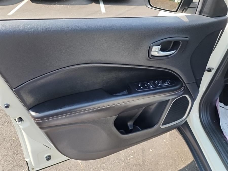 2020 Jeep Compass Latitude 4x4, available for sale in Islip, New York | L.I. Auto Gallery. Islip, New York 2020 Jeep Compass Latitude 4x4, available for sale in Islip, New York | L.I. Auto Gallery. Islip, New York