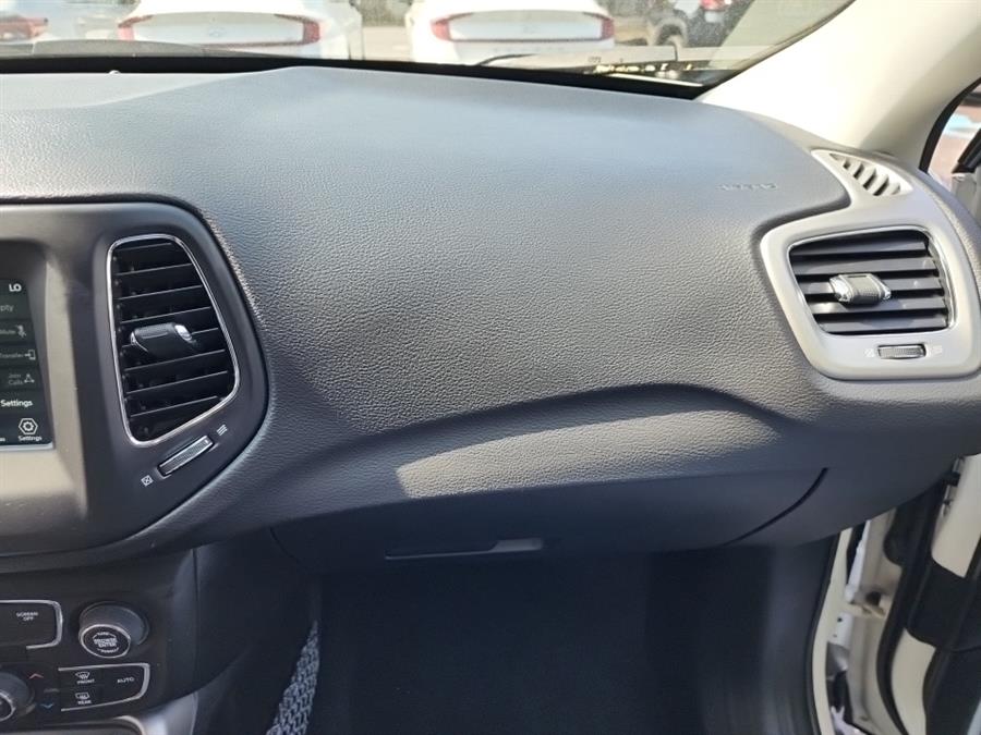 2020 Jeep Compass Latitude 4x4, available for sale in Islip, New York | L.I. Auto Gallery. Islip, New York 2020 Jeep Compass Latitude 4x4, available for sale in Islip, New York | L.I. Auto Gallery. Islip, New York