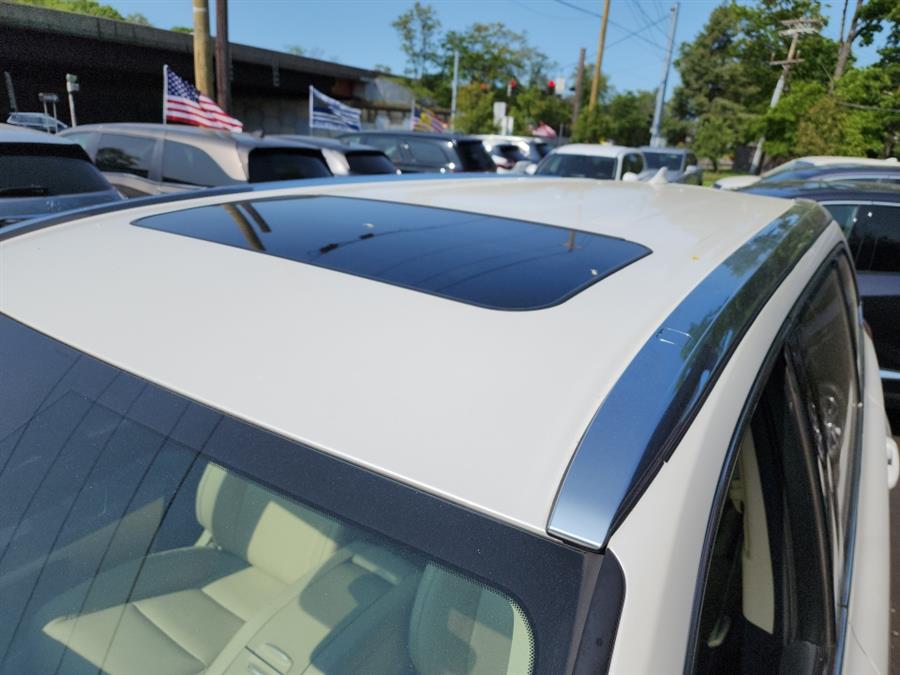2019 Toyota Highlander SE V6 AWD (Natl), available for sale in Islip, New York | L.I. Auto Gallery. Islip, New York 2019 Toyota Highlander SE V6 AWD (Natl), available for sale in Islip, New York | L.I. Auto Gallery. Islip, New York