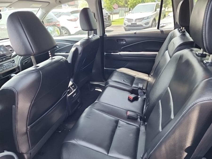 2020 Honda Pilot EX-L AWD, available for sale in Islip, New York | L.I. Auto Gallery. Islip, New York 2020 Honda Pilot EX-L AWD, available for sale in Islip, New York | L.I. Auto Gallery. Islip, New York