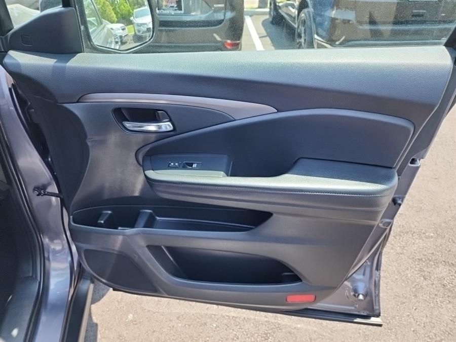 2020 Honda Pilot EX-L AWD, available for sale in Islip, New York | L.I. Auto Gallery. Islip, New York 2020 Honda Pilot EX-L AWD, available for sale in Islip, New York | L.I. Auto Gallery. Islip, New York
