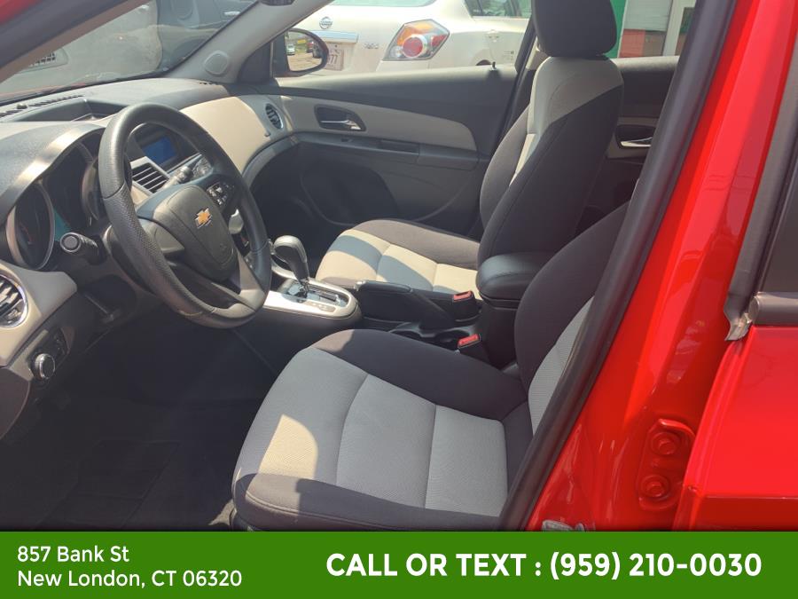 2014 Chevrolet Cruze 4dr Sdn Auto LS, available for sale in New London, Connecticut | McAvoy Inc dba Town Hill Auto. New London, Connecticut 2014 Chevrolet Cruze 4dr Sdn Auto LS, available for sale in New London, Connecticut | McAvoy Inc dba Town Hill Auto. New London, Connecticut