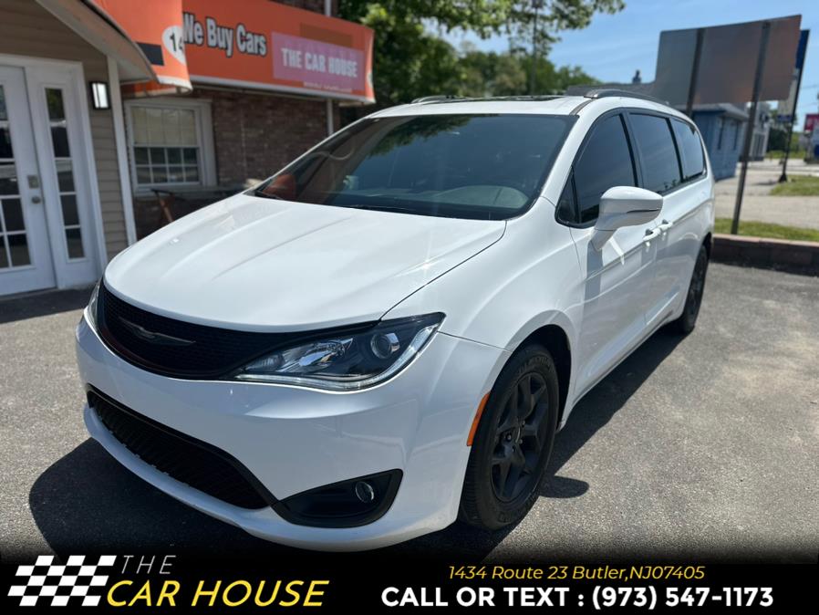 2018 Chrysler Pacifica Limited FWD, available for sale in Butler, New Jersey | The Car House. Butler, New Jersey